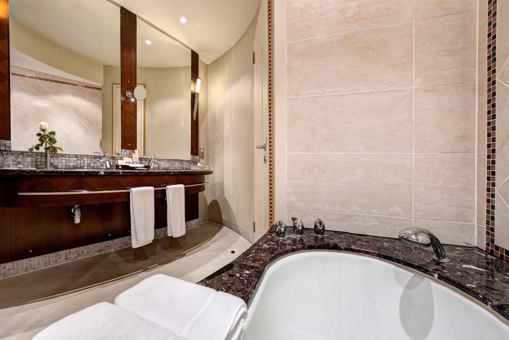 Corinthia Tripoli Hotel Exterior photo